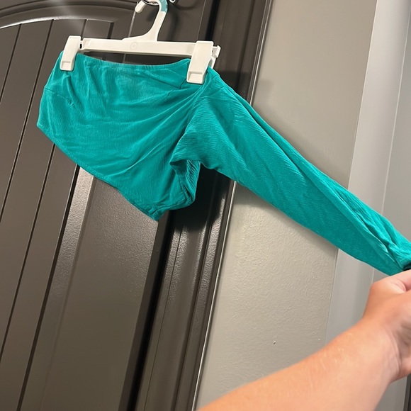 Green one shoulder crop top - Picture 2 of 2